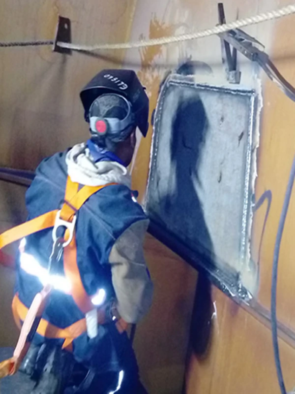 Reparación estructural en el tanque de combustible del barco Ardmore Endeavor. 9 subsea buques y embarcaciones Blog