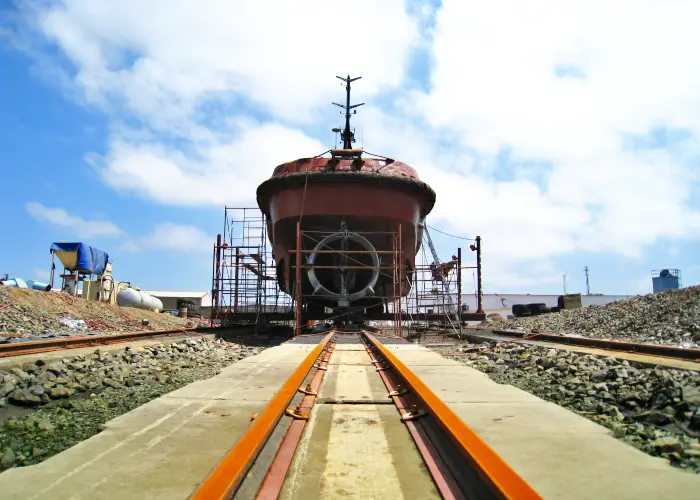 Diseño Construcción y Reparación Naval 11 boat maintenance and repairs