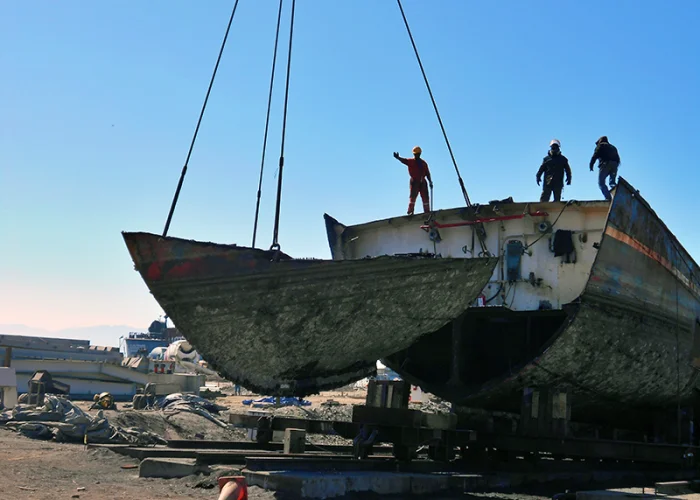 Desguace de Barcos 5 servicios de astilleros en barco